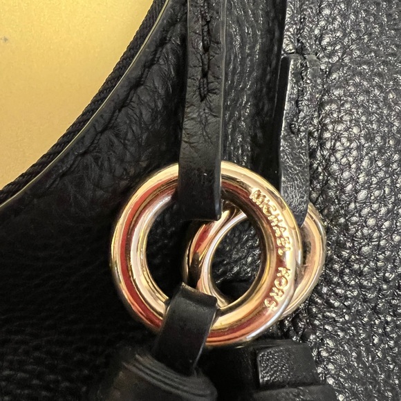 Michael Kors - Picture 2 of 4